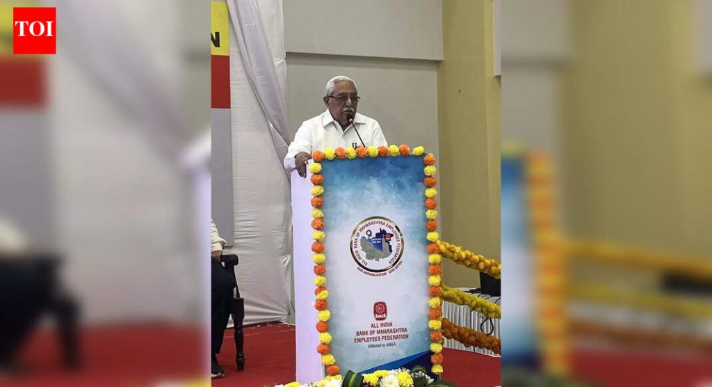 गैरव्यवहार करणाऱ्या ग्राहकांवर कारवाईची मागणी बँक कर्मचारी संघटनेचे सरचिटणीस डॉ