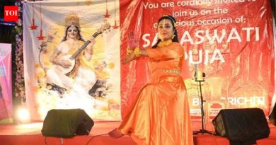 सरस्वती पूजनाचा उत्सव पुण्यातील गृहनिर्माण सोसायट्यांमध्ये विस्तारला | पुणे बातम्या