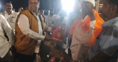 भाजप चा उमेदवार एक मुठीने निवडून द्या के डी सोनवणे.  कामथडी भोंगवली गटात महादेव सोनवणे याना मतदारांचा प्रतिसाद