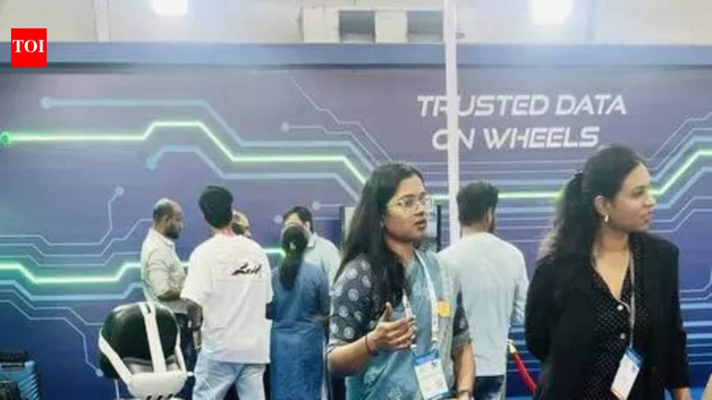 पुण्यातील ARAI ऑटो एक्स्पोमध्ये स्मार्ट, स्वायत्त ड्रायव्हिंग तंत्रज्ञान प्रदर्शनात | पुणे बातम्या