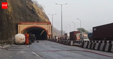 प्रोपीलीन गॅस टँकर अपघातानंतर 16 तासांनी पुणे-मुंबई द्रुतगती मार्ग ठप्प; अधिकारी पर्यायी मार्गांचा सल्ला देतात