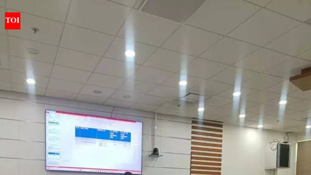 पुणे जिल्ह्यातील रस्ते अपघातात होणारे मृत्यू टाळण्यासाठी जिल्हाधिकाऱ्यांनी कडक उपाययोजना करण्याचे निर्देश दिले आहेत