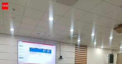 पुणे जिल्ह्यातील रस्ते अपघातात होणारे मृत्यू टाळण्यासाठी जिल्हाधिकाऱ्यांनी कडक उपाययोजना करण्याचे निर्देश दिले आहेत