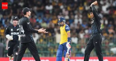 T20 विश्वचषक: मिचेल सँटनर आणि रचिन रवींद्र यांनी श्रीलंकेचा पाडाव केला, न्यूझीलंडला उपांत्य फेरीच्या शोधात ठेवले