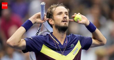 मध्य पूर्व युद्धामुळे प्रवासात व्यत्यय आल्याने टेनिस स्टार दुबईत अडकले आहेत