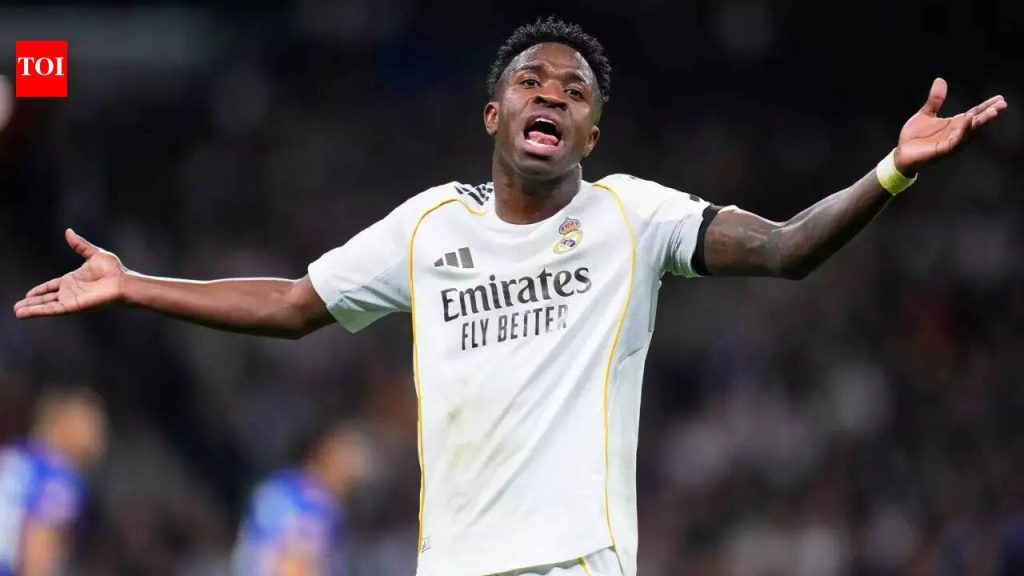 चॅम्पियन्स लीगच्या खेळादरम्यान चाहत्याच्या हावभावानंतर UEFA ने ,000 दंड ठोठावला म्हणून नाझी सॅल्युटला रिअल माद्रिदला फटका बसला