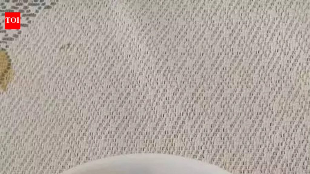 पुण्यातील म्हाळुंगे परिसरात नळातून पाण्यात लाल रक्तकिडे बाहेर पडतात