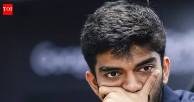 ‘गुकेशने योगायोगाने विजेतेपद जिंकले’: माजी जागतिक बुद्धिबळ चॅम्पियन कार्पोव्हने वादाला तोंड फोडले