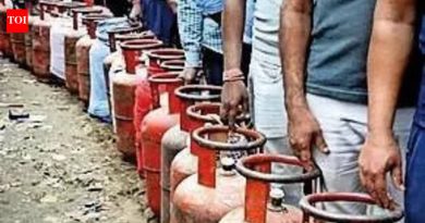 रेस्टॉरंट्स बिलांवर ‘गॅस अधिभार’ लावतात, सरकारी धनादेश असूनही काळाबाजार केल्याचा आरोप