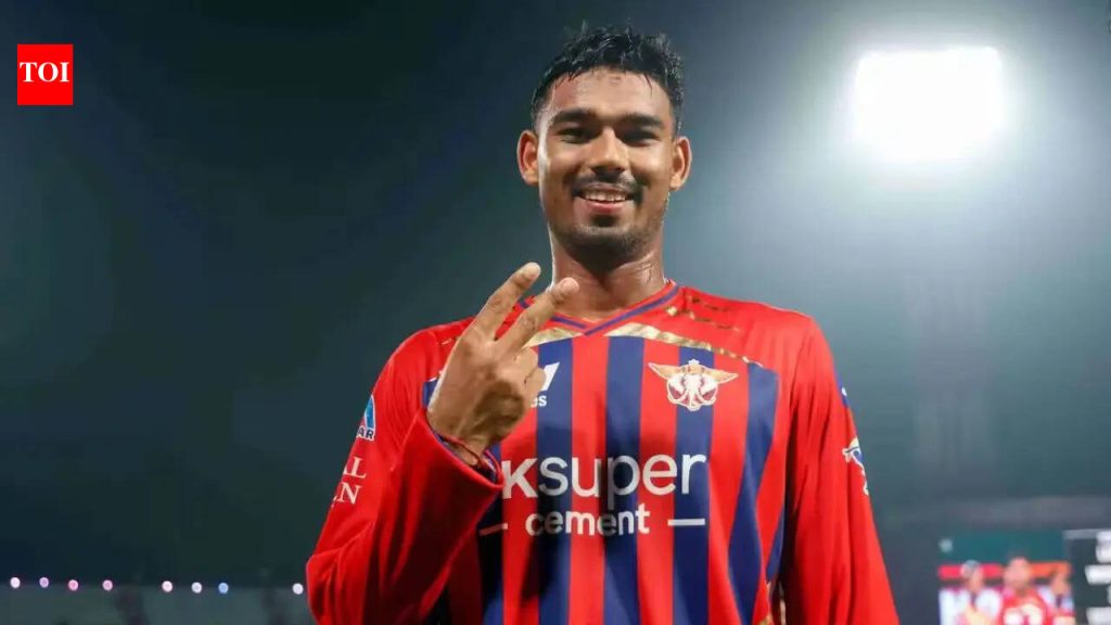 मुकुल चौधरी: एका डावात 36 षटकार, 500 किमी बस प्रवास, एमएस धोनीचे स्वप्न