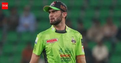 PSL नाटक! शाहीन शाह आफ्रिदीचा संयम सुटला, आक्रोशात बॅट फोडली – पहा