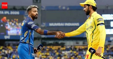 IPL 2026: एमएस धोनी पुन्हा नाही; सीएसकेचा कर्णधार रुतुराज गायकवाड मुंबई इंडियन्सविरुद्धच्या नाणेफेकीत ‘थँक्स टू द लिजेंड’ म्हणतो