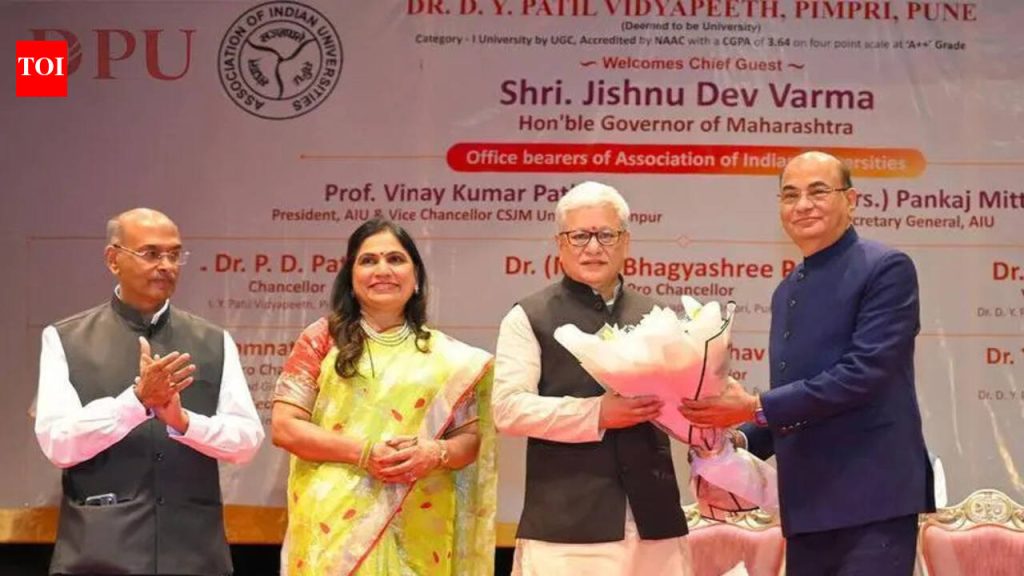 विद्यापीठांच्या ३०० हून अधिक कुलगुरूंनी राष्ट्रीय संमेलनादरम्यान एआय आधारित शिक्षण प्रवेश, वर्गातील अध्यापनाची दुरुस्ती