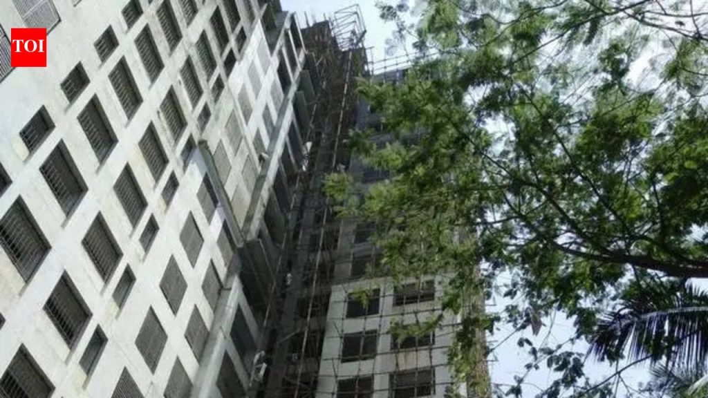 त्रैमासिक प्रगती अहवाल अद्ययावत करण्यात अयशस्वी झाल्याबद्दल महारेराने ८,२१२ प्रकल्पांवर कारवाई केली