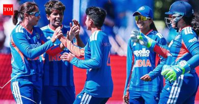 भारत महिला वि इंग्लंड महिला थेट स्कोअर, तिसरा T20I