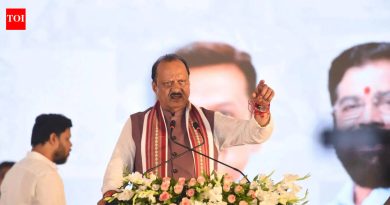 अजित पवार यांच्याबद्दल वादग्रस्त वक्तव्य केल्याप्रकरणी बारामती नगरपरिषदेतील राष्ट्रवादी काँग्रेसच्या नगरसेवकाची पक्षातून हकालपट्टी करण्यात आली आहे