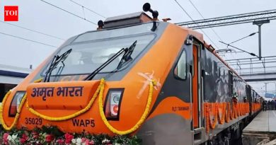 रेल्वेमंत्री वैष्णव आणि मुख्यमंत्री फडणवीस यांच्या हस्ते पुण्यातून दोन नवीन गाड्यांचे उद्घाटन | पुणे बातम्या