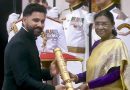 भारतीय क्रिकेटमधील अतुलनीय योगदानाबद्दल रोहित शर्माला पद्मश्रीने सन्मानित करण्यात आले