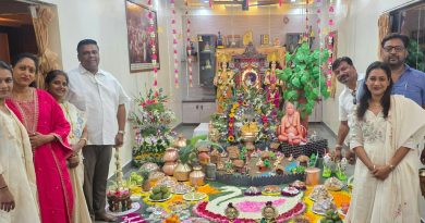 रोहन बाठे यांच्या निवासस्थानी गणपती-गौरीचे उत्साहात आगमन